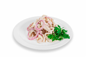 салат с кальмарами
